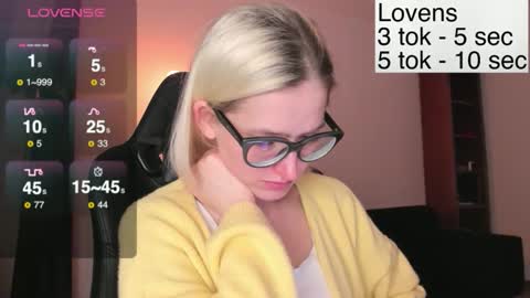 Sexy-Sweets online show from 8, 11, 2025