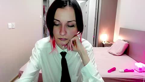 Mandy Green online show from 9, 12, 2024