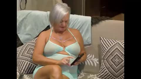 Snapshot of sexyalliekay chatting on 27, 9, 2025 Sexy GILF Allie Kay online show from 27, 9, 2025