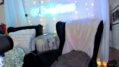 Ashley Teal online show from 11, 2, 2025