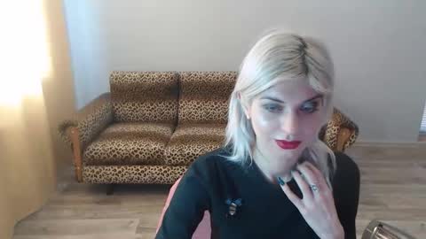 sexybeatriice online show from 4, 1, 2025