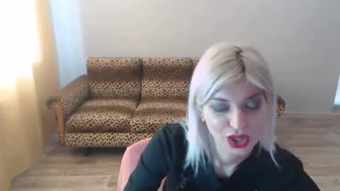 sexybeatriice online show from 4, 1, 2025