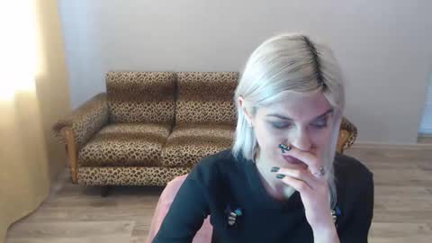 sexybeatriice online show from 9, 1, 2025