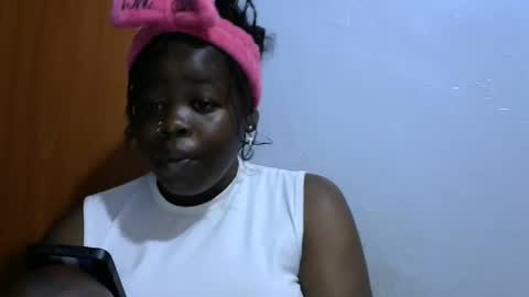 Snapshot of sexycarina254 chatting on 6, 12, 2024 sexycarina254 online show from 6, 12, 2024