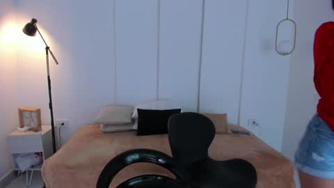 Snapshot of sexychanell_18 chatting on 16, 1, 2025 chanell and yina online show from 16, 1, 2025