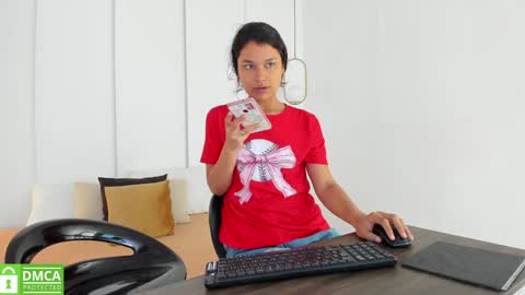 Snapshot of sexychanell_18 chatting on 29, 1, 2025 chanell and yina online show from 29, 1, 2025