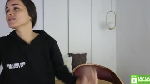 Snapshot of sexychanell_18 chatting on 28, 9, 2025 chanell and yina online show from 28, 9, 2025