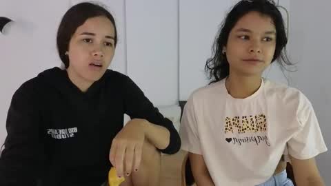 Snapshot of sexychanell_18 chatting on 5, 10, 2025 chanell and yina online show from 5, 10, 2025