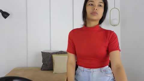 Snapshot of sexychanell_18 chatting on 15, 12, 2025 chanell and yina online show from 15, 12, 2025