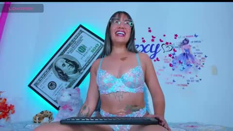 sexycharlottesamantha online show from 7, 6, 2026