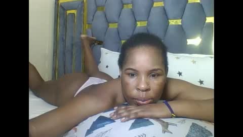 Snapshot of sexyebonygal chatting on 10, 10, 2025 QUINTER online show from 10, 10, 2025