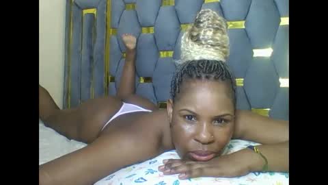 Snapshot of sexyebonygal chatting on 26, 10, 2025 QUINTER online show from 26, 10, 2025