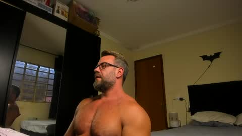 Snapshot of sexyflightz chatting on 29, 4, 2026 chris online show from 29, 4, 2026