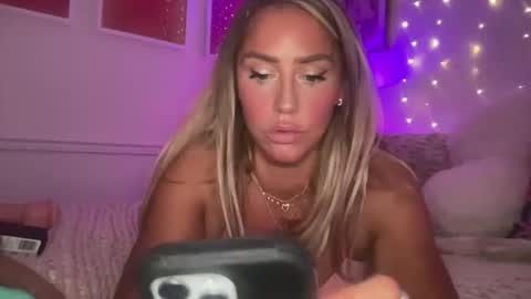 Ashley Love online show from 8, 4, 2026