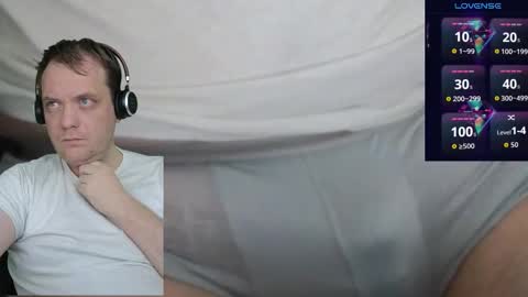 Snapshot of sexyhotboy87 chatting on 16, 9, 2025 Henry online show from 16, 9, 2025