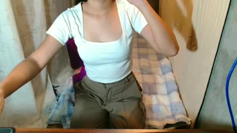Snapshot of sexyhotrhea chatting on 20, 7, 2026 rhea online show from 20, 7, 2026