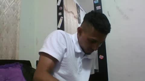 Snapshot of sexyleon69 chatting on 27, 4, 2026 Sexy leon online show from 27, 4, 2026