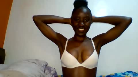 Snapshot of sexylucia5 chatting on 7, 5, 2026 sexylucia5 online show from 7, 5, 2026