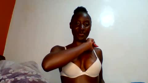 Snapshot of sexylucia5 chatting on 9, 5, 2026 sexylucia5 online show from 9, 5, 2026