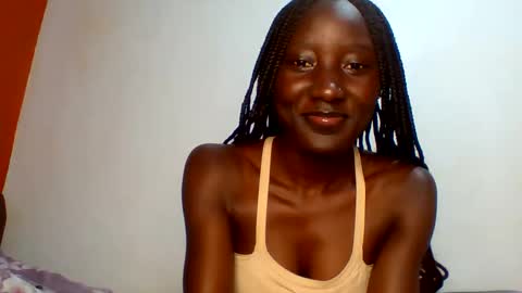 Snapshot of sexylucia5 chatting on 19, 5, 2026 sexylucia5 online show from 19, 5, 2026