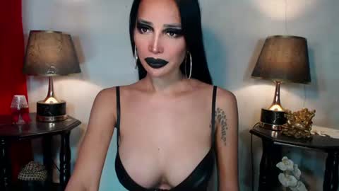 Snapshot of sexylusty2258 chatting on 2, 8, 2026 Queen Sofia online show from 2, 8, 2026