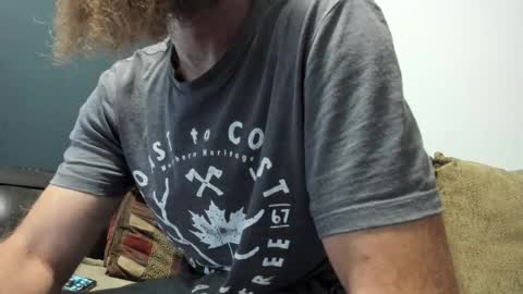 Snapshot of sexymountainman420 chatting on 17, 10, 2025 Sexymountainman420 online show from 17, 10, 2025