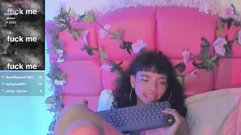 Snapshot of sexynaf chatting on 28, 10, 2025 N A F online show from 28, 10, 2025