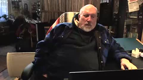 Grizz Lee Bear online show from 10, 12, 2024