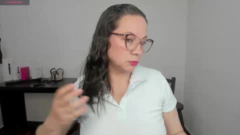 Snapshot of sexypsychologist chatting on 24, 11, 2025 Sexy Psychologist online show from 24, 11, 2025