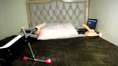 naughty slut online show from 15, 2, 2025