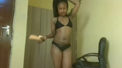 Snapshot of sexyqueenivy chatting on 17, 9, 2025 queenivy online show from 17, 9, 2025