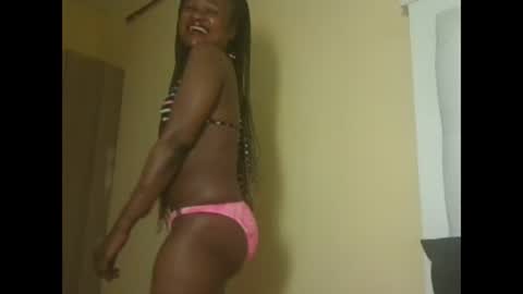 Snapshot of sexyqueenivy chatting on 20, 9, 2025 queenivy online show from 20, 9, 2025