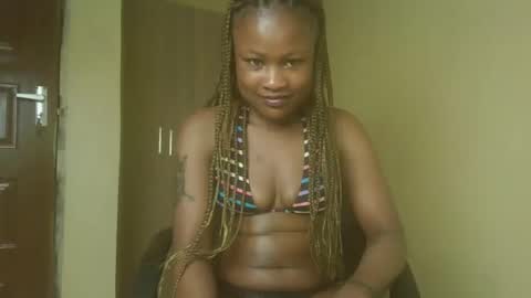 Snapshot of sexyqueenivy chatting on 5, 11, 2025 queenivy online show from 5, 11, 2025