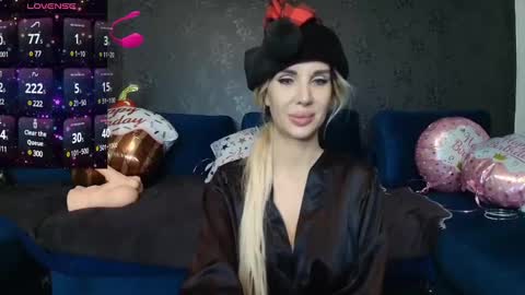 SexyQueenNina online show from 25, 12, 2024