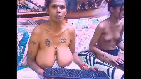 sexyva4u2luv online show from 15, 9, 2025