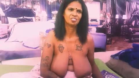 sexyva4u2luv online show from 26, 10, 2025