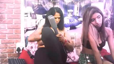 sexyva4u2luv online show from 15, 12, 2025