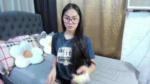 Snapshot of sexyxenaaa chatting on 4, 10, 2025 Xenaaa online show from 4, 10, 2025