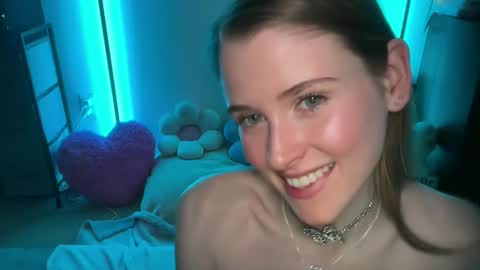 Snapshot of shadebabe chatting on 8, 4, 2026 shadebabe online show from 8, 4, 2026