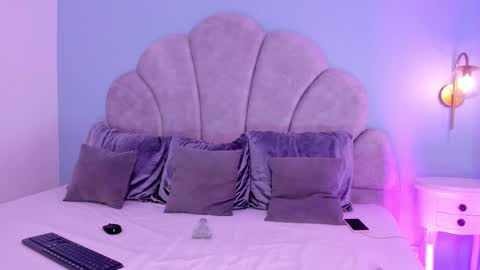 Shaina Vasquez online show from 26, 2, 2025