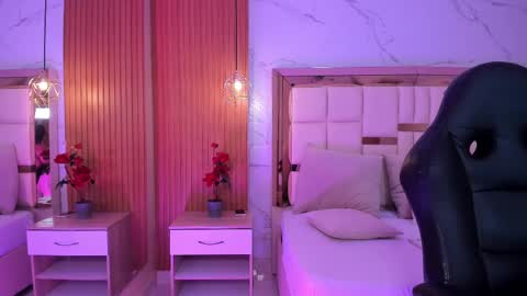 Shaina Vasquez online show from 9, 3, 2025