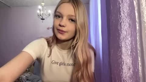 Snapshot of shalaschrantz chatting on 19, 4, 2026 Emily online show from 19, 4, 2026