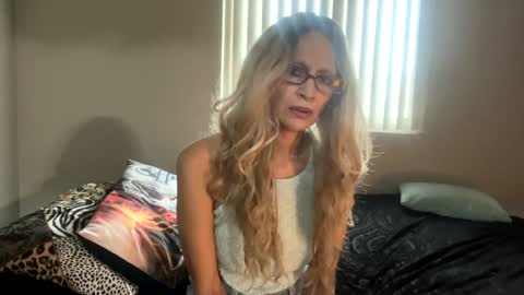 Snapshot of shamanwoman chatting on 22, 12, 2024 Shaman Woman online show from 22, 12, 2024