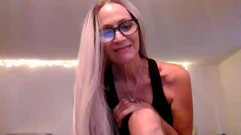 Snapshot of shamanwoman chatting on 6, 10, 2025 Shaman Woman online show from 6, 10, 2025