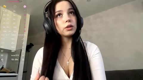 Snapshot of shanaecornish chatting on 24, 11, 2025 Viola online show from 24, 11, 2025