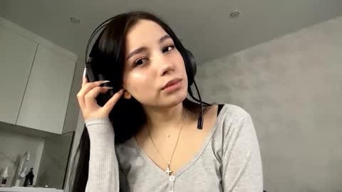 Snapshot of shanaecornish chatting on 29, 11, 2025 Viola online show from 29, 11, 2025