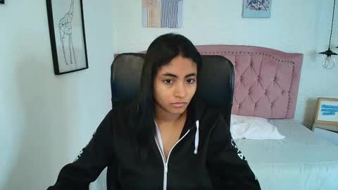 Snapshot of shaneelle chatting on 16, 12, 2025 shanelle online show from 16, 12, 2025