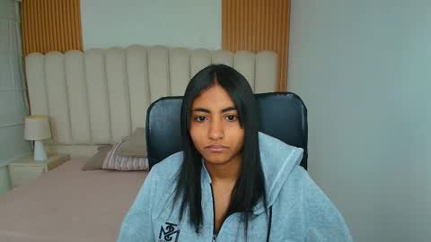 Snapshot of shaneelle chatting on 4, 2, 2026 shanelle online show from 4, 2, 2026