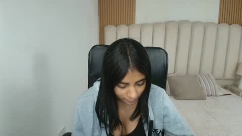 shanelle online show from 10, 4, 2026