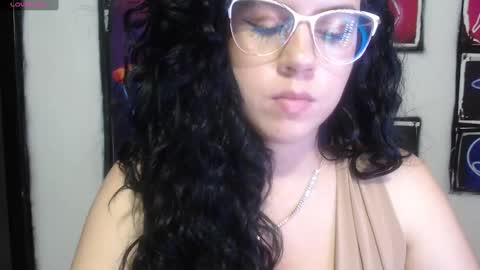 Snapshot of shanellmoore chatting on 17, 12, 2024 Shanell Moore online show from 17, 12, 2024